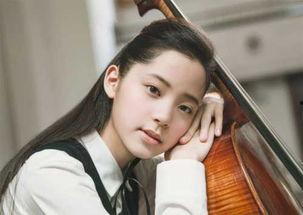 张丽娜吃瓜事件视频播放,视频播放引发全网热议