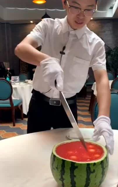 吃瓜吃果冻的视频在线观看,跟随视频一起探索吃瓜吃果冻的乐趣