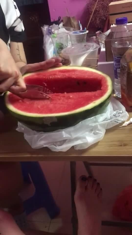 宿舍吃瓜视频,揭秘校园生活趣味瞬间