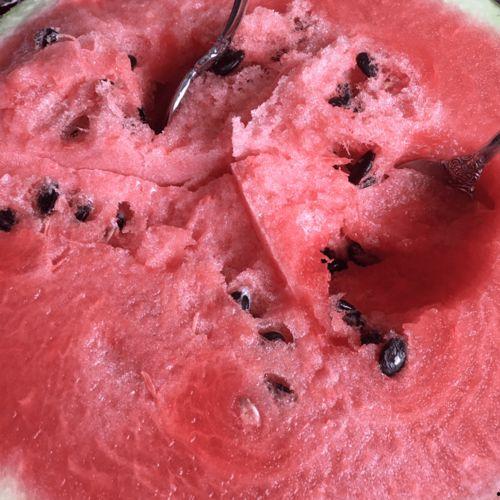 4月引产吃瓜事件视频,视频揭露惊人真相，网友热议伦理争议