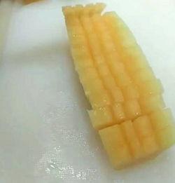 吃蜜瓜的小孩子视频,小宝贝品尝蜜瓜的欢乐瞬间