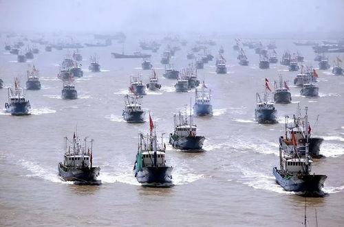 军演渔船吃瓜视频,海上实弹演习引发民众热议